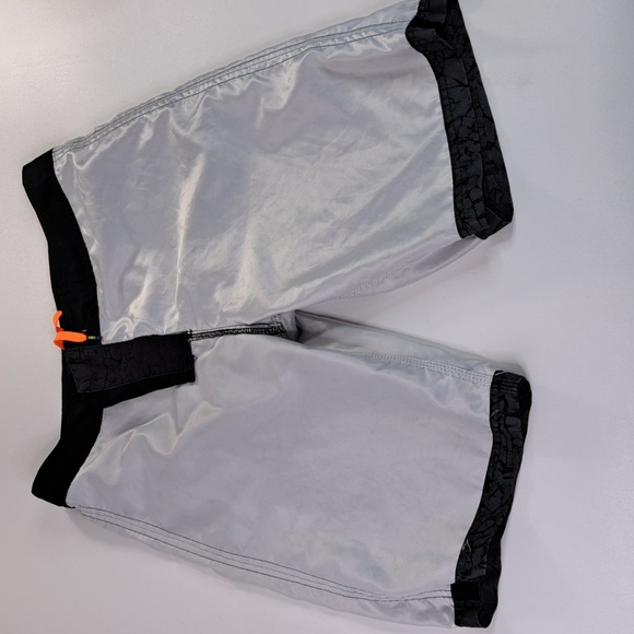 Hurley Board Shorts Men's Size 32 - Picture 9 of 16